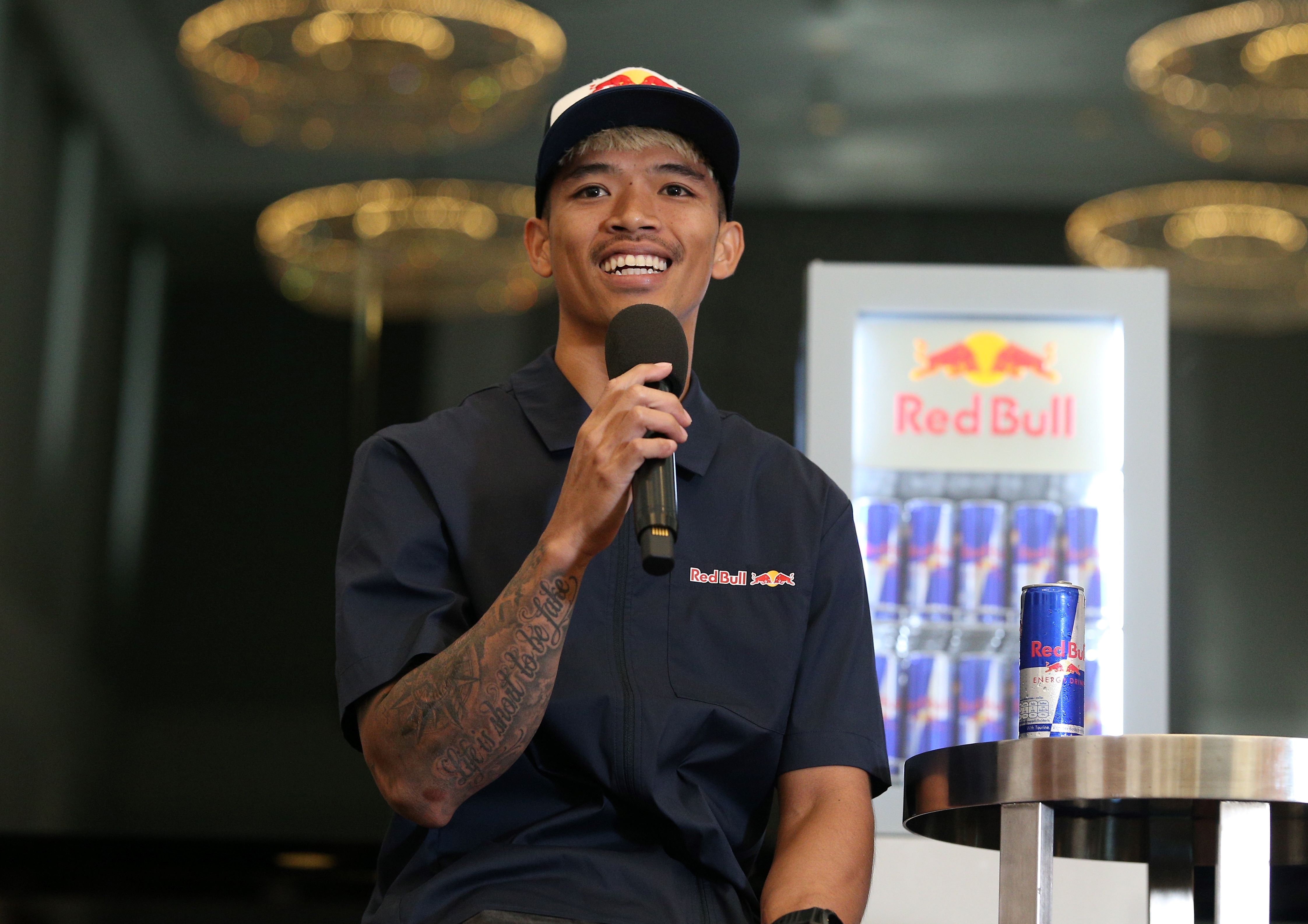 นักแข่ง Red Bull ชาวไทย ก้อง - สมเกียรติ จันทรา เตรียมอุ่นเครื่อง เชคดาวน์ เทสต์ ที่ เซปังฯ