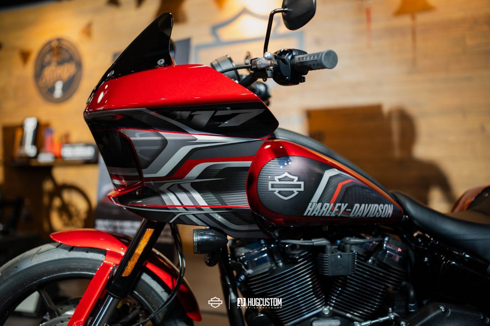 Harley-Davidson Asia & HUGSTICKERCUSTOM