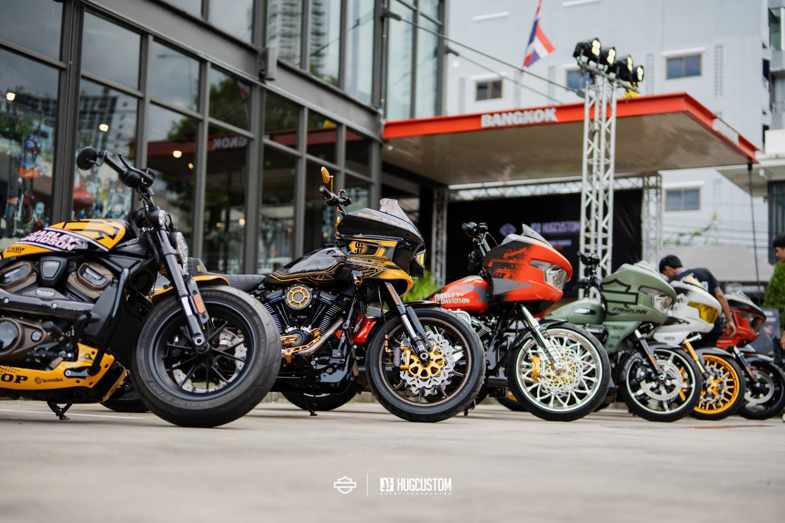 Harley-Davidson Asia & HUGSTICKERCUSTOM