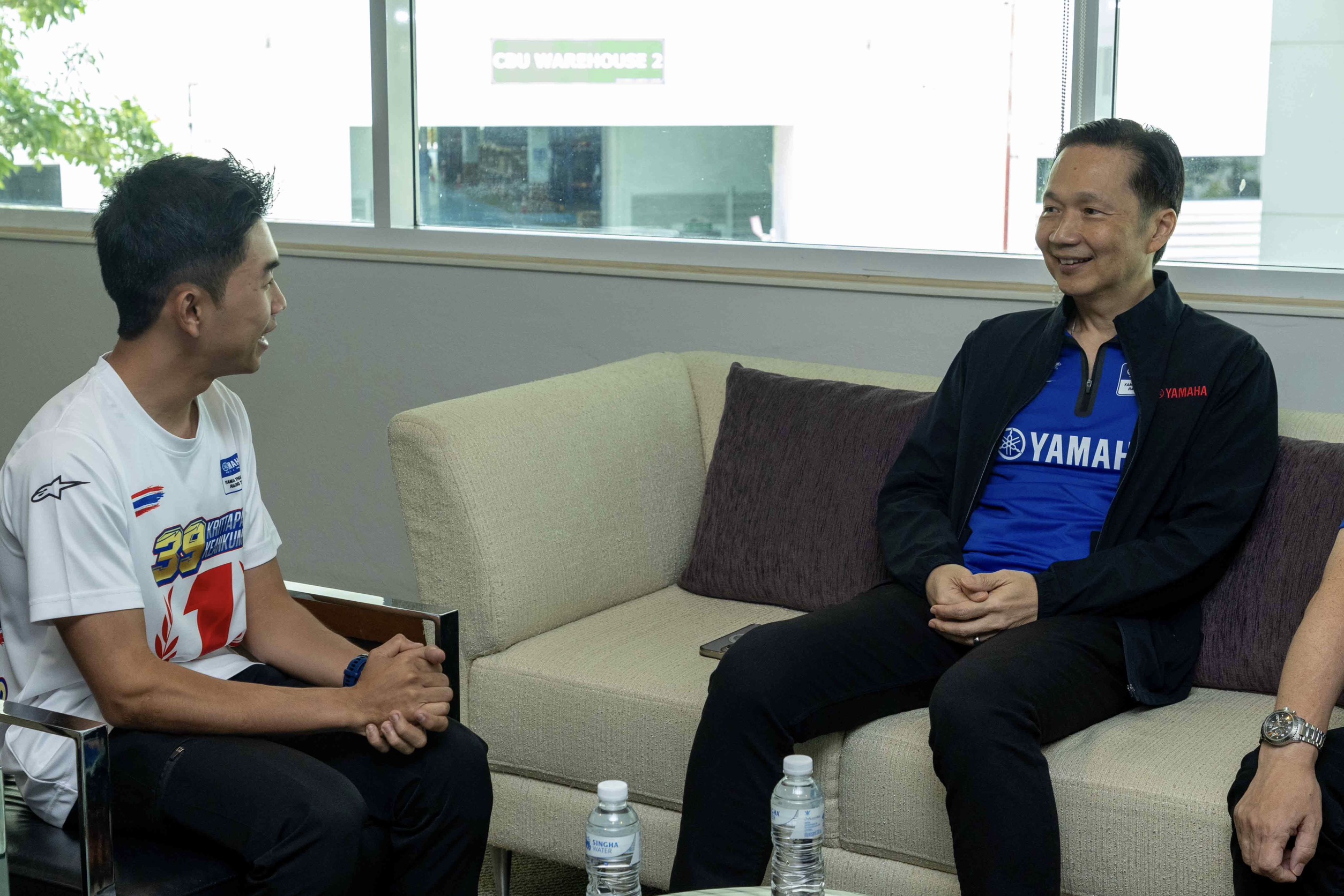 “ไอเดีย” กฤตภัทร เขื่อนคำ แชมป์เอเชีย โร้ดเรซซิ่ง 2026 เข้าพบผู้บริหารไทยยามาฮ่า พร้อมมอบของที่ระลึกแทนคำขอบคุณ