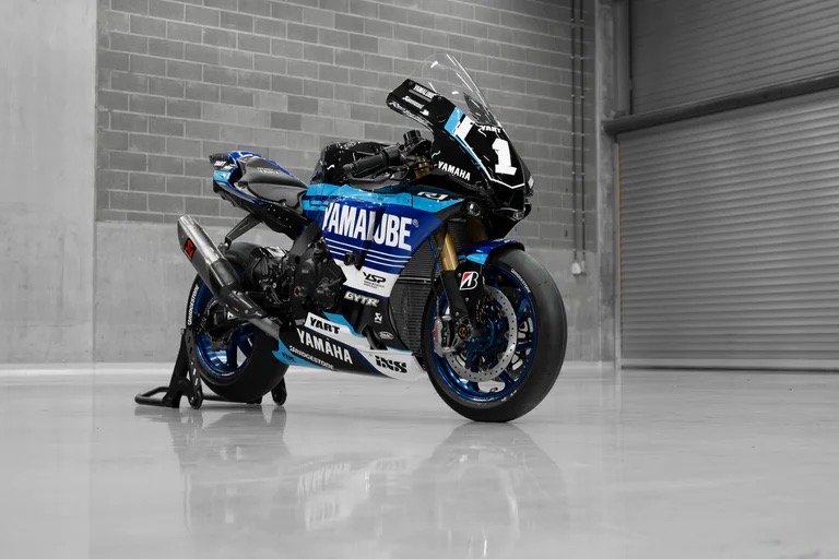 YAMALUBE สุดยอดน้ำมันเครื่องสนับสนุนแฟคทอรี่ทีมลงแข่งในภายใต้สังกัด YAMALUBE YART YAMAHA EWC Official Team ลุยศีกเวิลด์เอ็นดูรานซ์